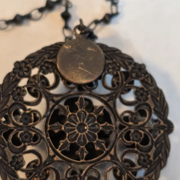 LIZ PALACIOS Black ROSE Pendant Necklace - Picture 9 of 10